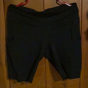 Lululemon shorts / side pockets / used
